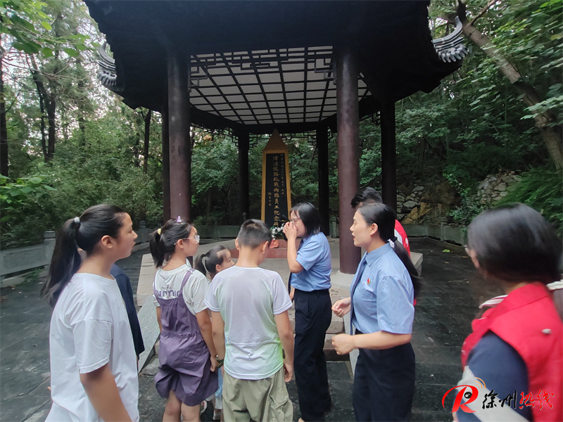 泉山团区委联合区检察院为新风快乐课堂的小朋友开展抗战历史主题教育活动